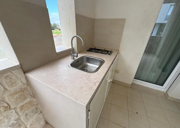 Donna Gemella - Монополи